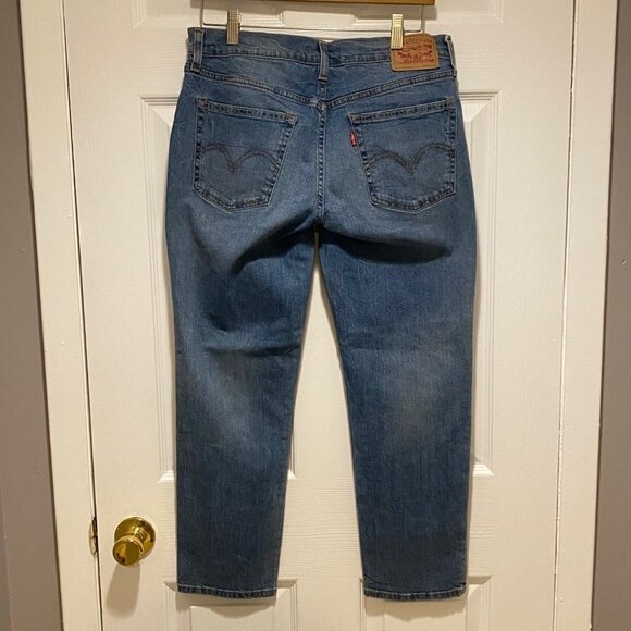 Levi’s Distressed Boyfriend Jeans In Medium Wash Size 28 - Picture 2 of 7
